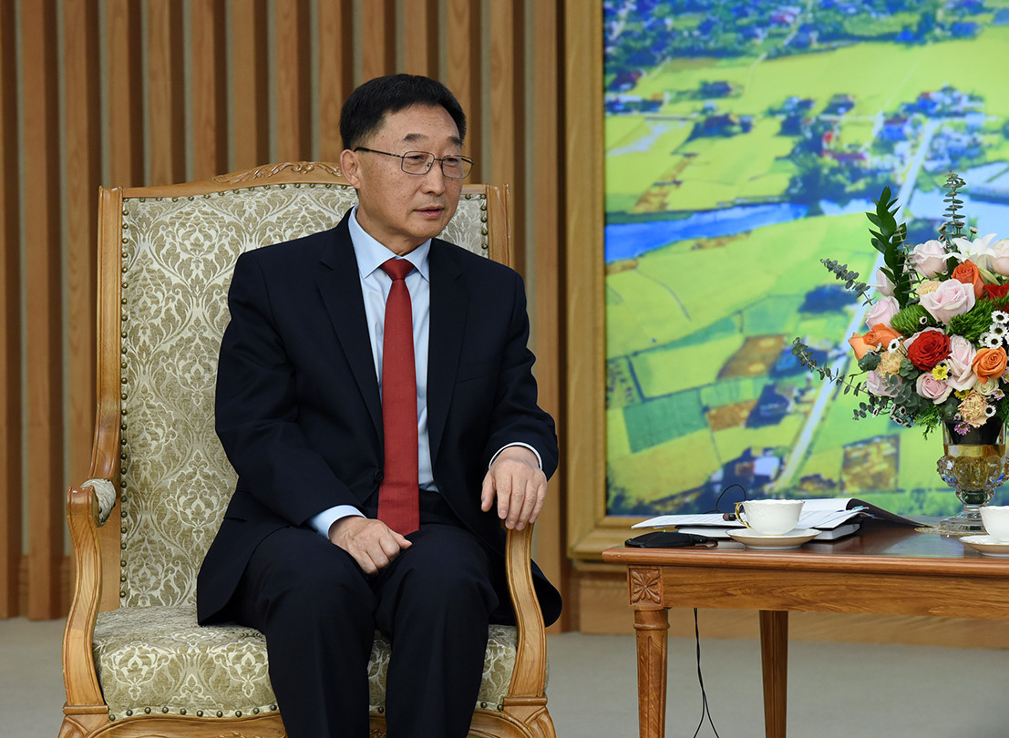 Đồng chí Lưu Ninh, Ủy viên Trung ương Đảng Cộng sản Trung Quốc, Bí thư Đảng ủy Khu tự trị dân tộc Choang Quảng Tây, Trung Quốc phát biểu tại buổi tiếp.