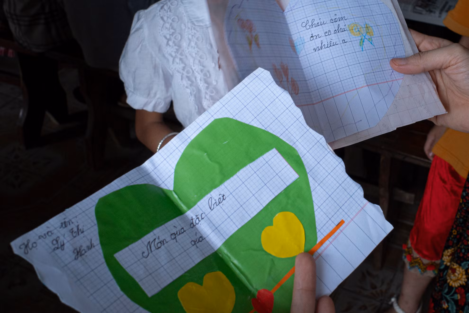 Những tấm thiệp cảm ơn của các em nhỏ tại điểm trường Khâu Bủng.