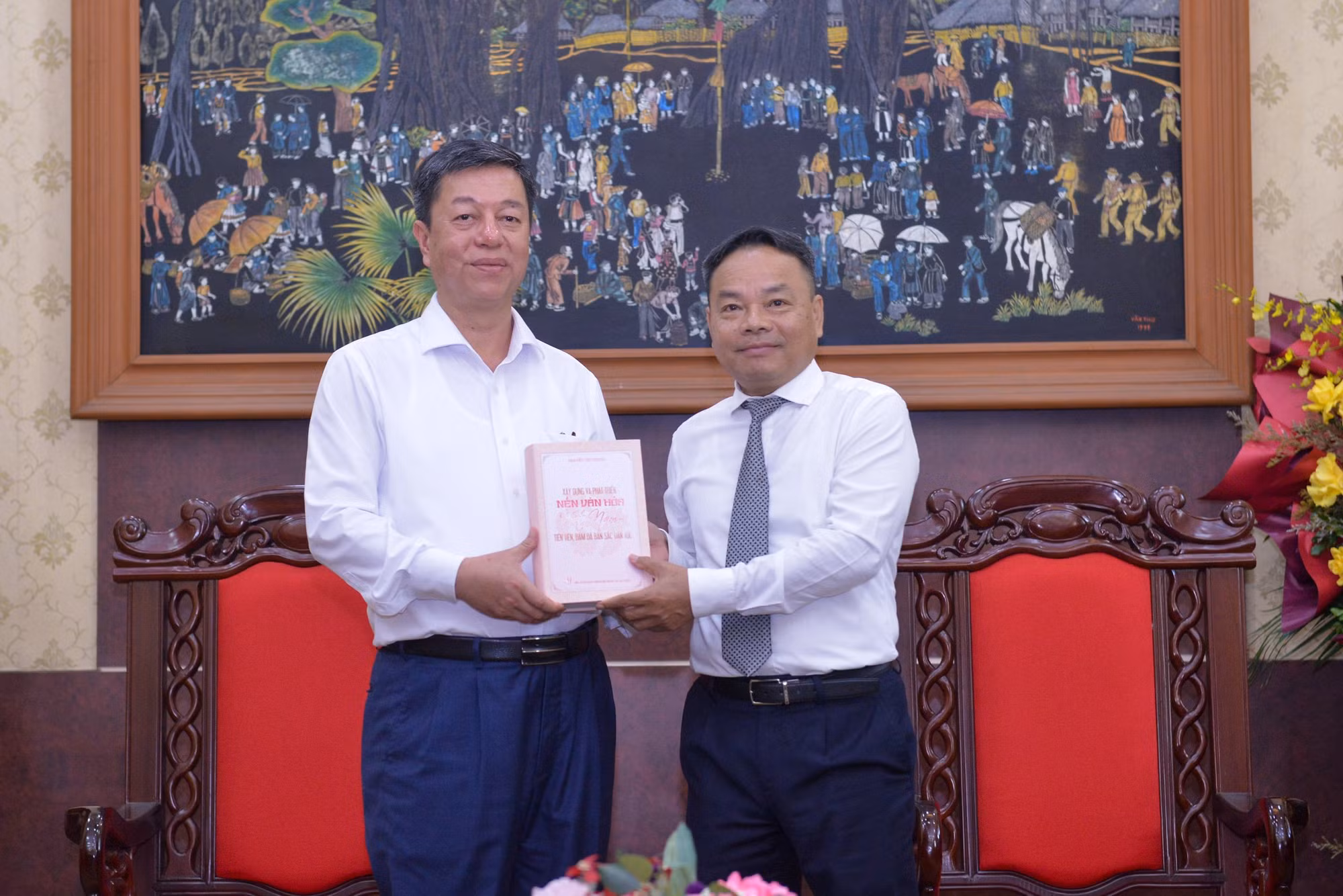 [Ảnh] Các cơ quan, đơn vị thăm và chúc mừng Báo Nhân Dân nhân dịp 21/6 ảnh 2