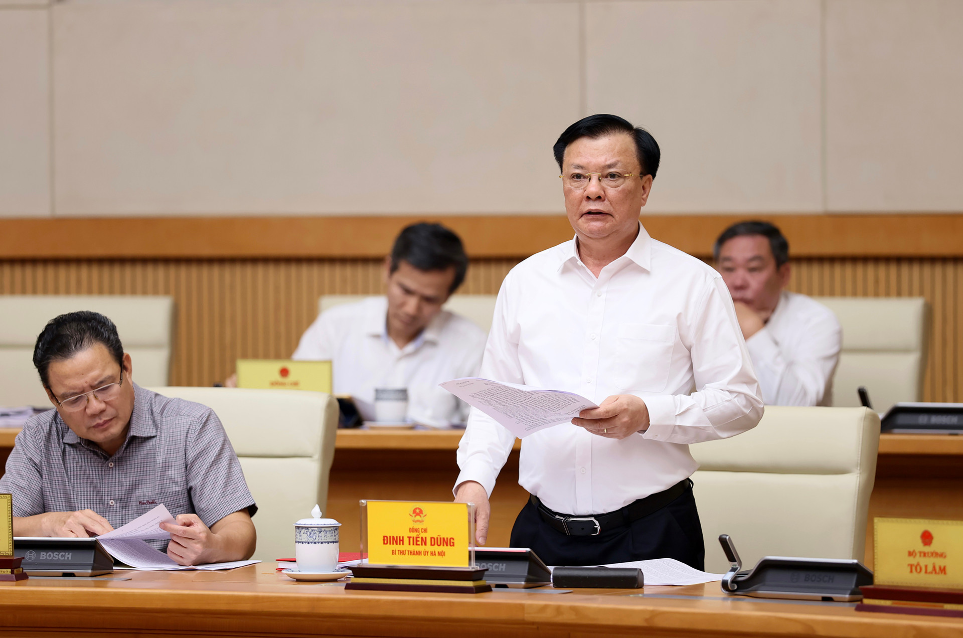 Bí thư Thành uỷ Hà Nội Đinh Tiến Dũng phát biểu.