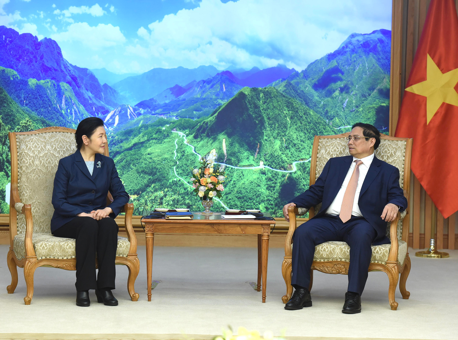 Thủ tướng Phạm Minh Chính tiếp Bộ trưởng Tư pháp Trung Quốc Hạ Vinh.
