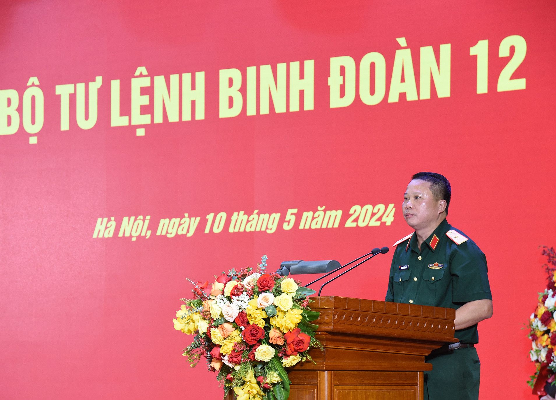 Thiếu tướng Nguyễn Hữu Ngọc, Tư lệnh Binh đoàn 12 báo cáo kết quả thực hiện nhiệm vụ của Binh đoàn 12.