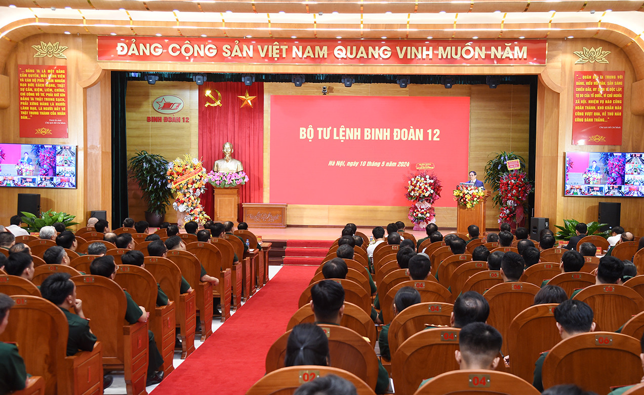 Quang cảnh buổi làm việc.