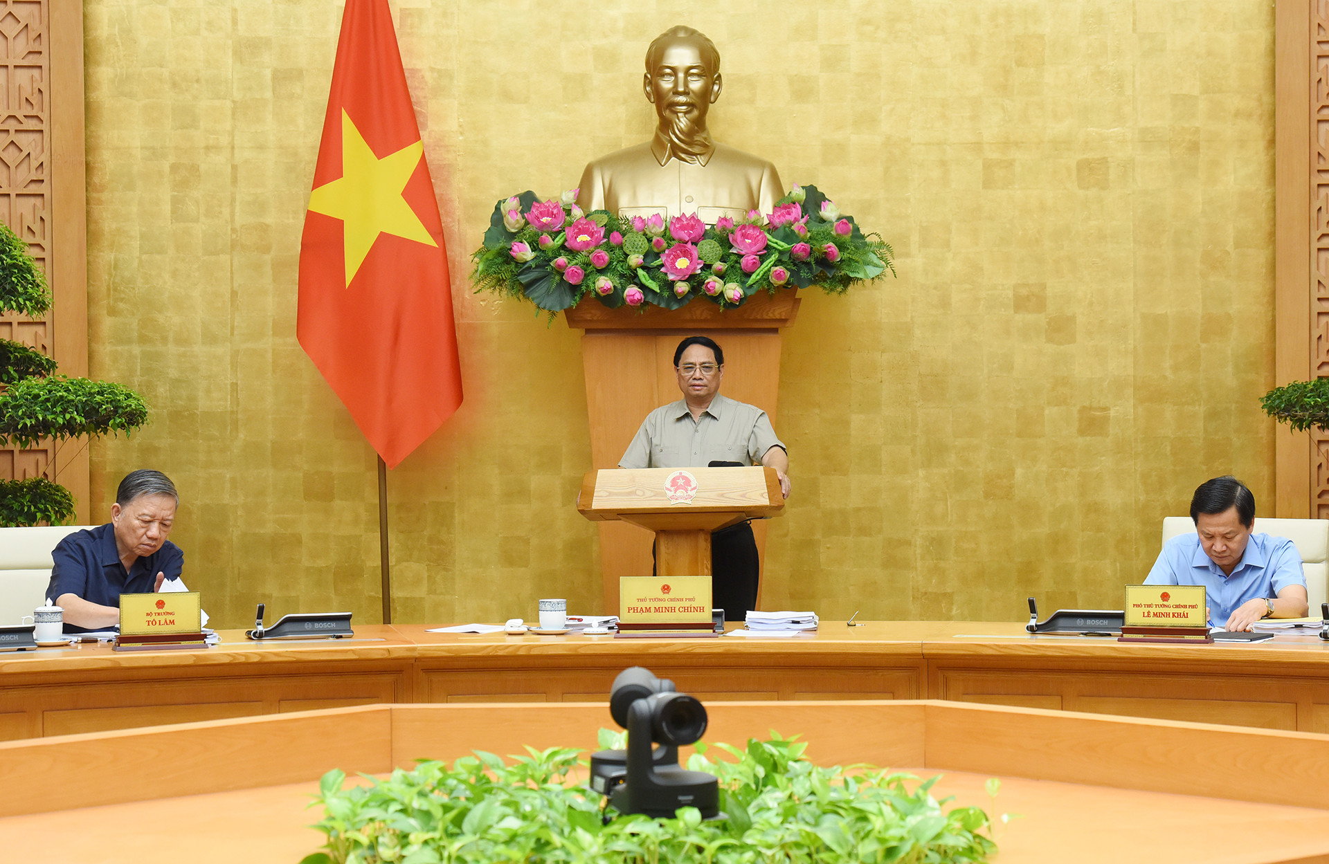 Thủ tướng Chính phủ Phạm Minh Chính chủ trì phiên họp Chính phủ chuyên đề xây dựng pháp luật tháng 8/2023.