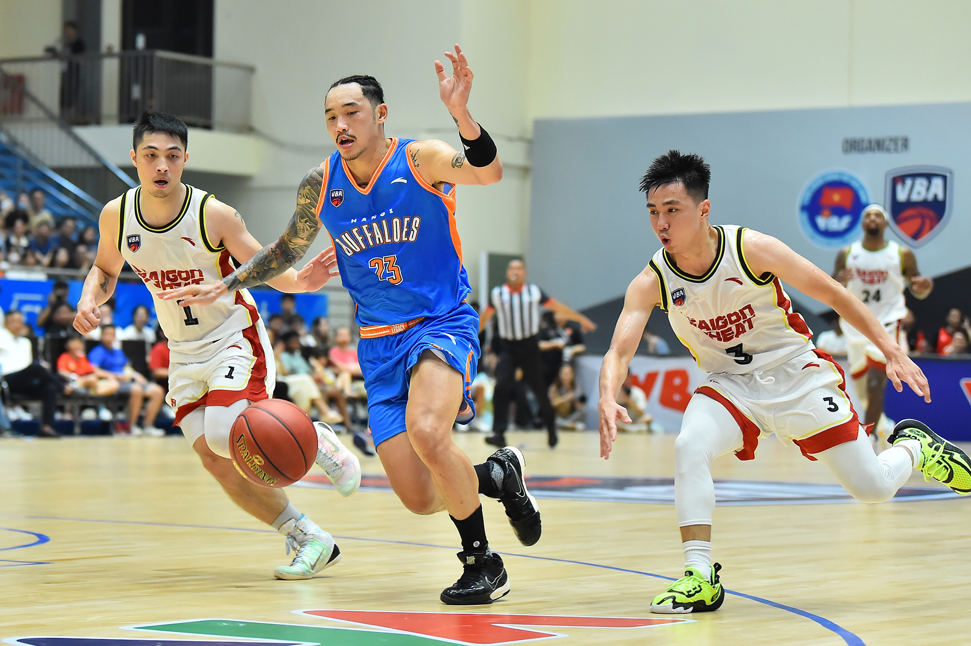 Tâm Đinh có một trận thi đấu đáng quên khi chỉ ghi được 7 điểm cùng nhiều tình huống mất bóng vô duyên dù ngôi sao này thi đấu trên sân tới tận 32 phút.