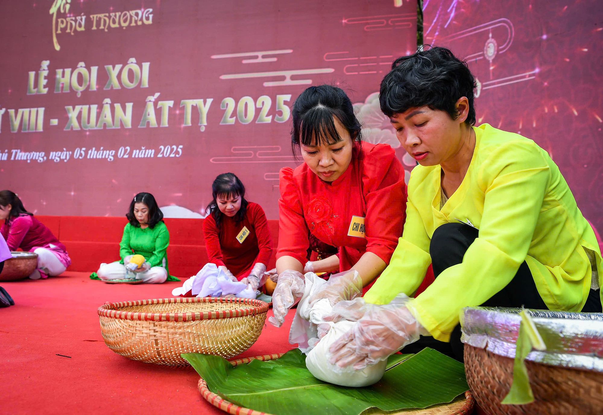 Năm nay, Ban tổ chức cũng có thêm phần thi nắm đỗ nhanh dành cho các chi bộ làng nghề.