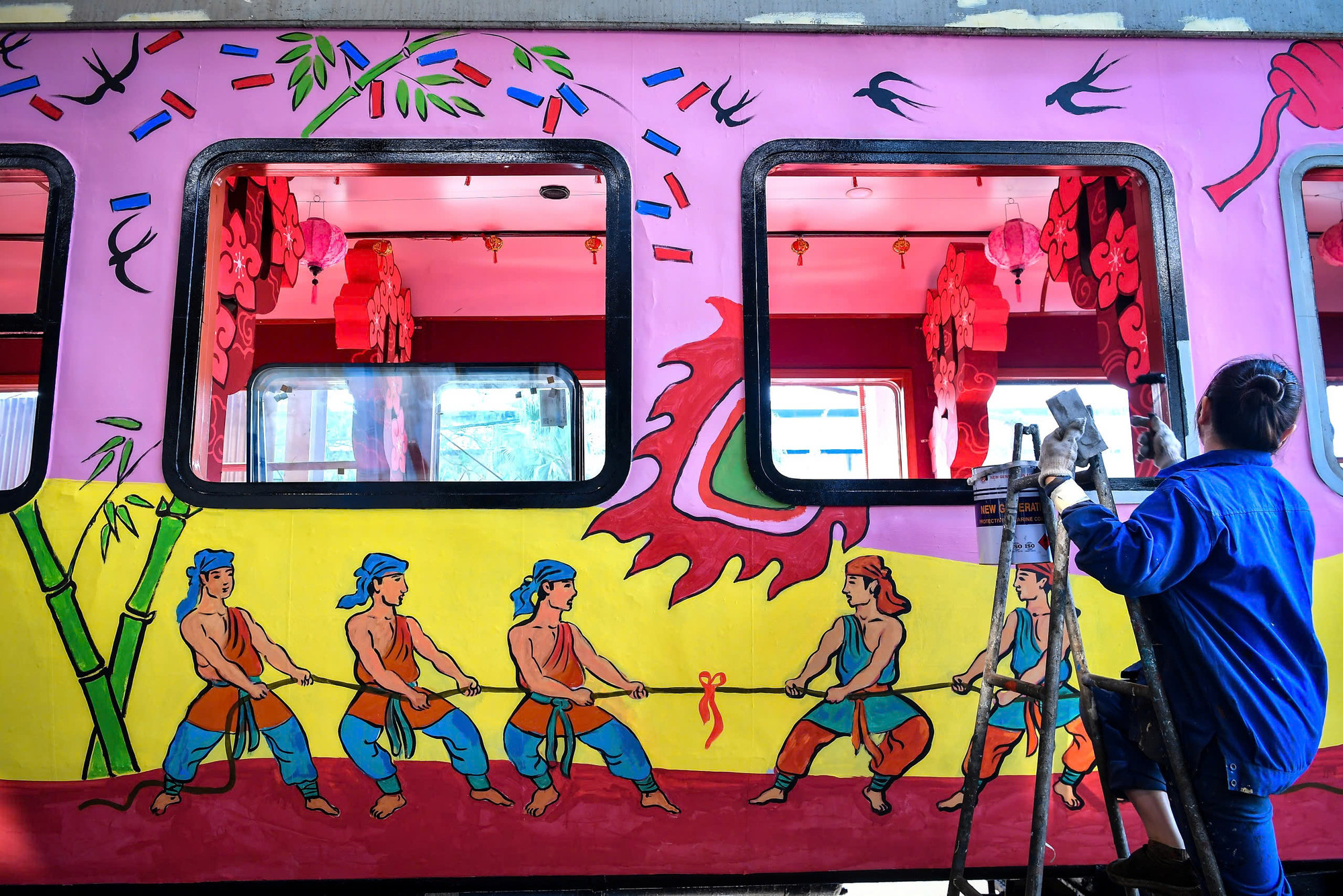 Sau hơn 1 tháng khẩn trương, tới nay, hai toa tàu xuân đã cơ bản được hoàn thành.