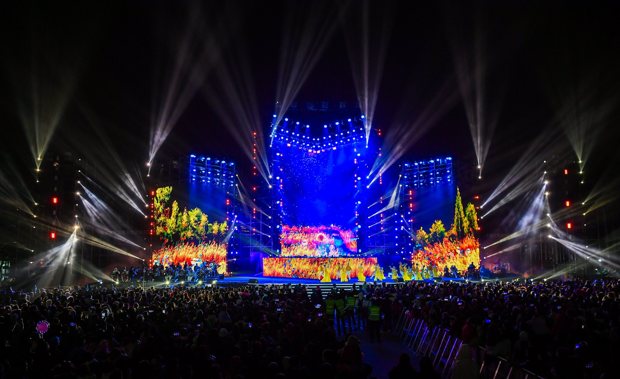 Khu vực dành cho khán giả tại buổi Tổng duyệt đông kín người.