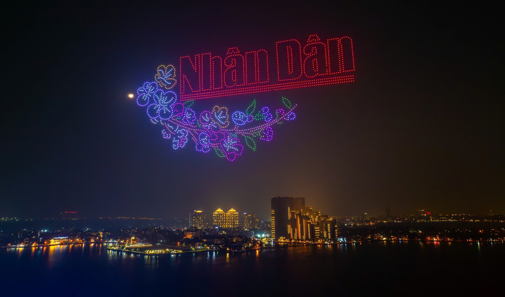 Tới với Hòa nhạc Ánh sáng - Chào năm mới 2025 khán giả cũng được chứng kiến màn Drone lighting đặc sắc của 2025 drone.