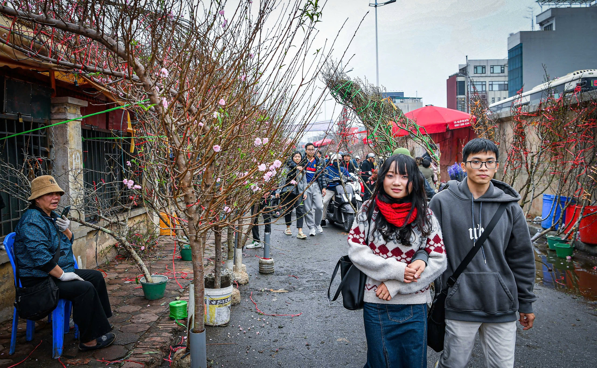 Theo một số tiểu thương, so với các kỳ Tết trước đó, năm nay sức mua của người dân chưa lớn.