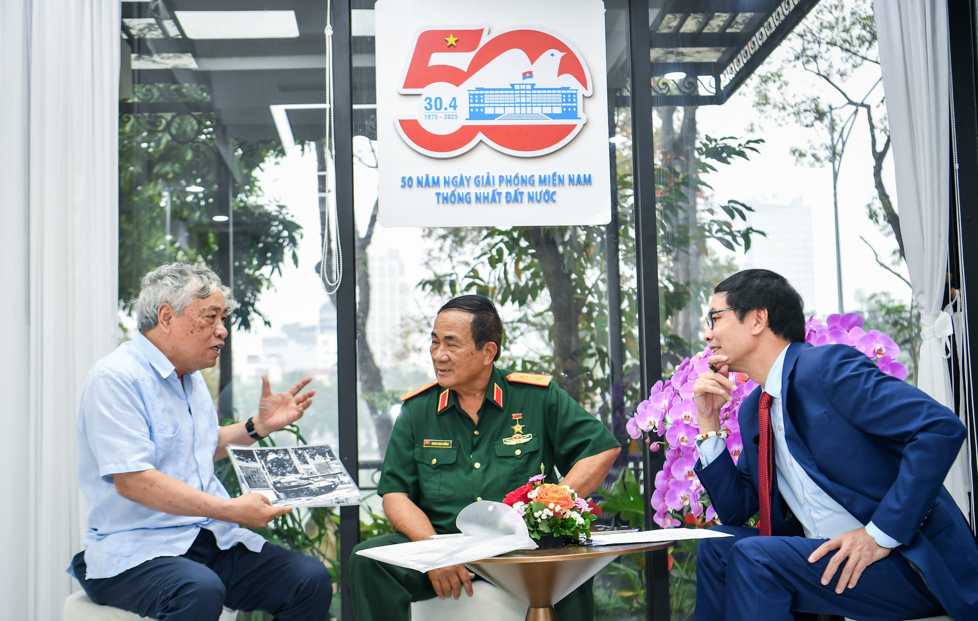 Nhà báo Trần Mai Hưởng kể lại giây phút tổ công tác đặc biệt của Thông tấn xã Việt Nam tiến về Sài Gòn theo đoàn quân giải phóng.