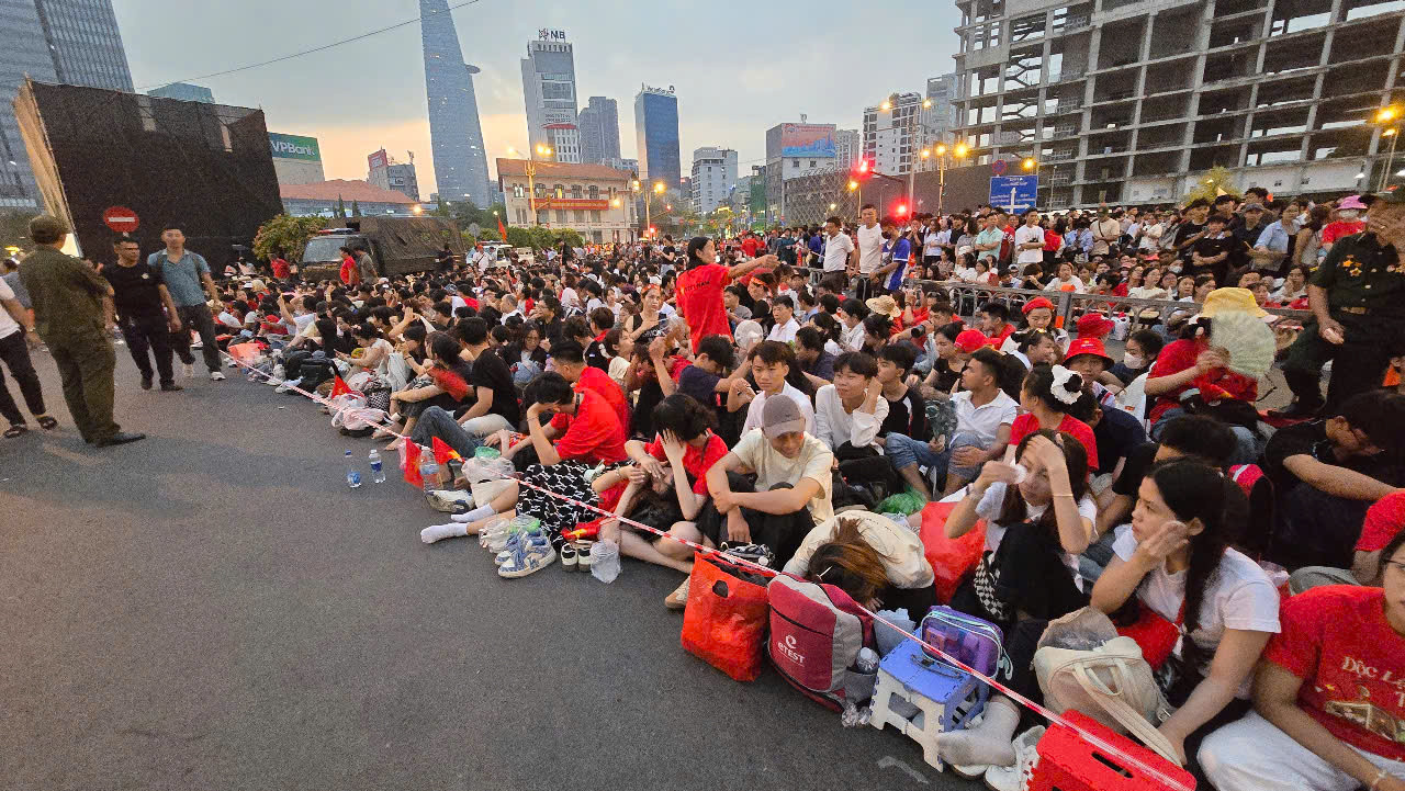 Lễ Kỷ niệm 50 năm Ngày Giải phóng miền nam, thống nhất đất nước ảnh 15 Lễ Kỷ niệm 50 năm Ngày Giải phóng miền nam, thống nhất đất nước ảnh 15