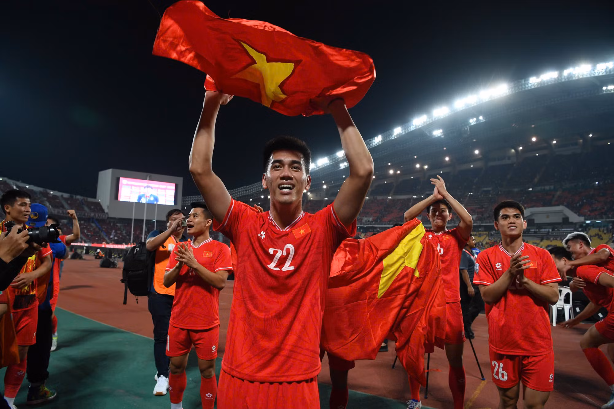 Tiến Linh đã hoàn thành tốt vai trò tiền đạo cắm khi vào thay thế cho Xuân Son.