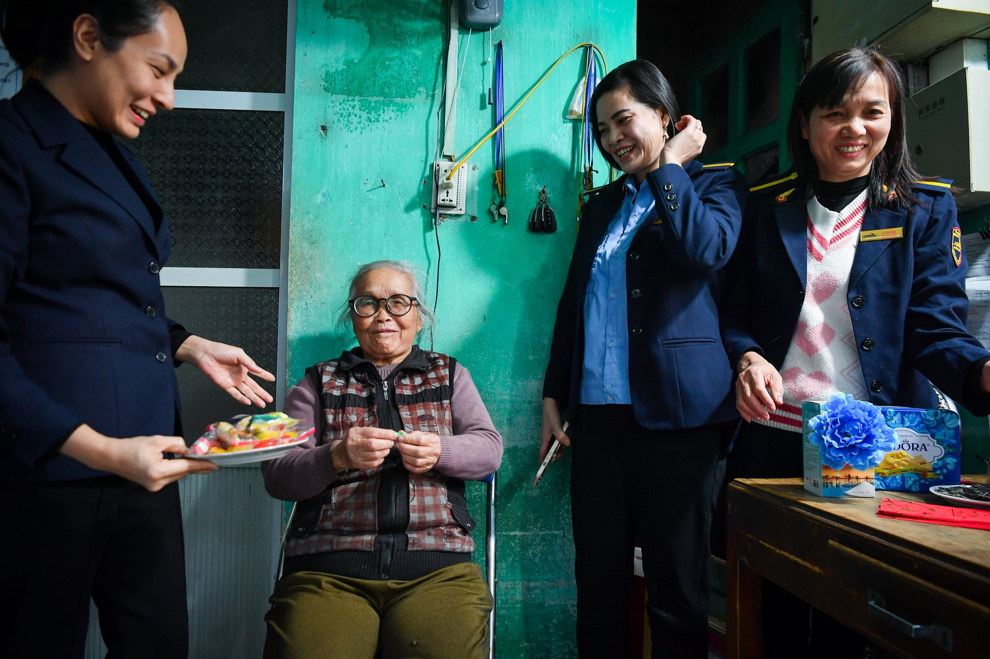 Cuộc hội ngộ chiều cuối năm tại điểm gác đường ngang Km49+490... Cuộc hội ngộ chiều cuối năm tại điểm gác đường ngang Km49+490...