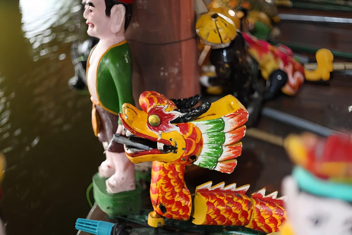 Với người Đào Thục, rối nước là một phần hồn cốt, một phần máu thịt thân thương.