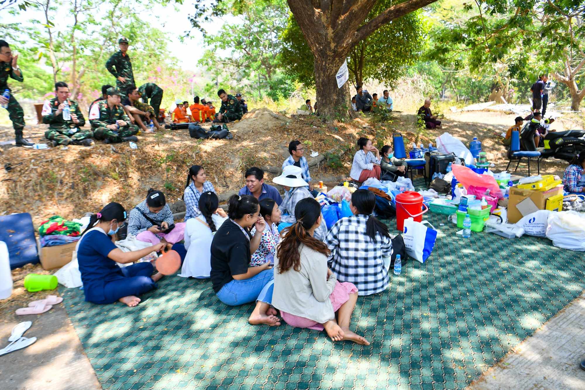 [Ảnh] Thủ đô của Myanmar ngổn ngang sau đại địa chấn ảnh 15