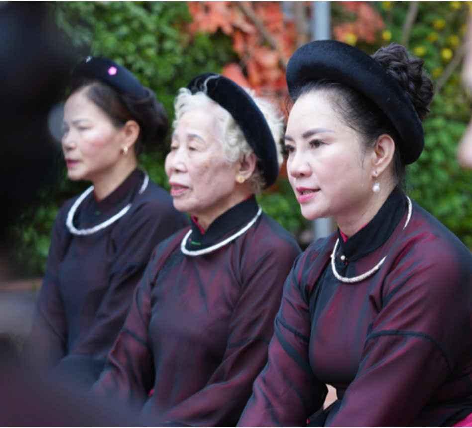 Nữ ca nương ở độ tuổi 82... Nữ ca nương ở độ tuổi 82...