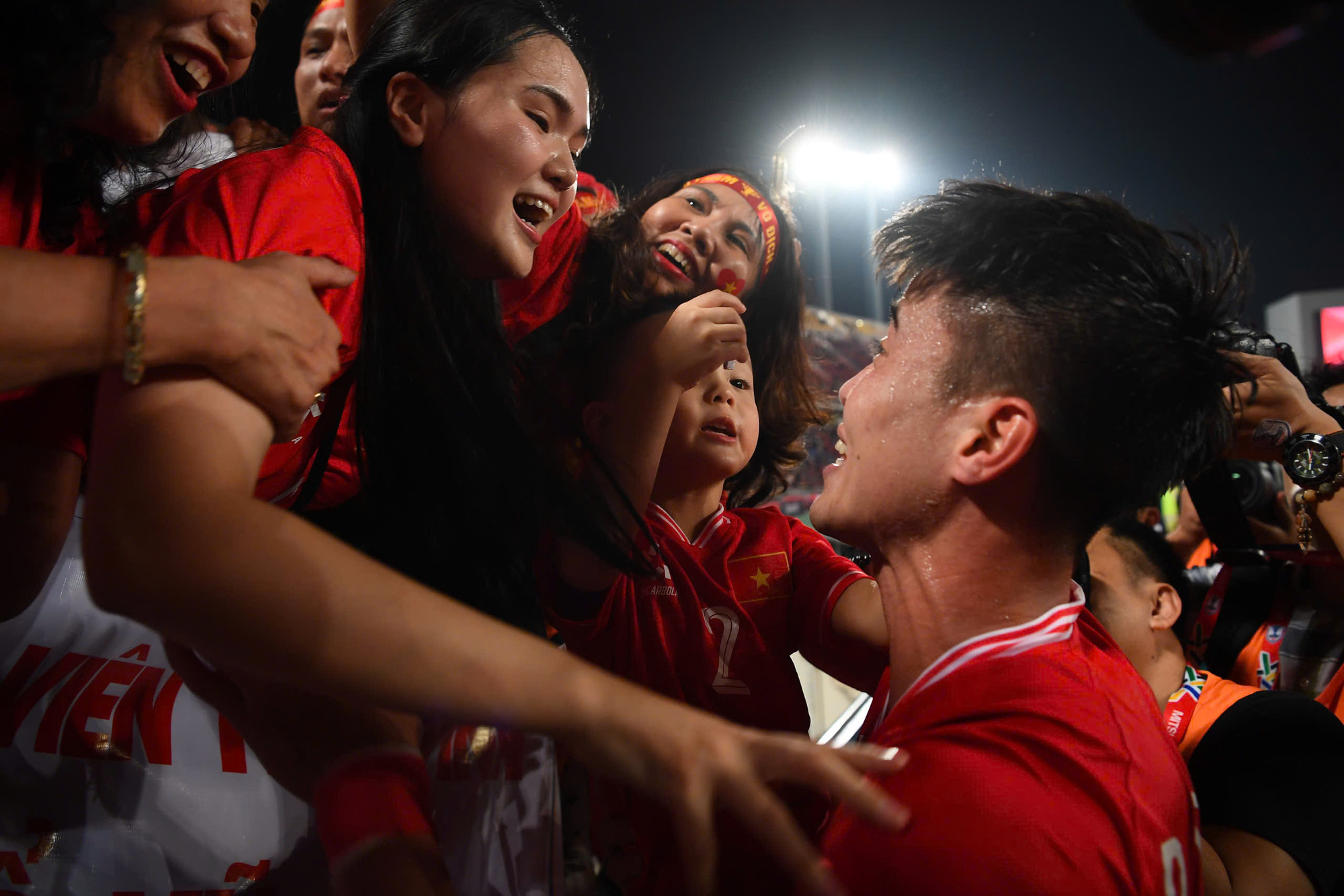 Niềm hạnh phúc của gia đình Duy Mạnh.