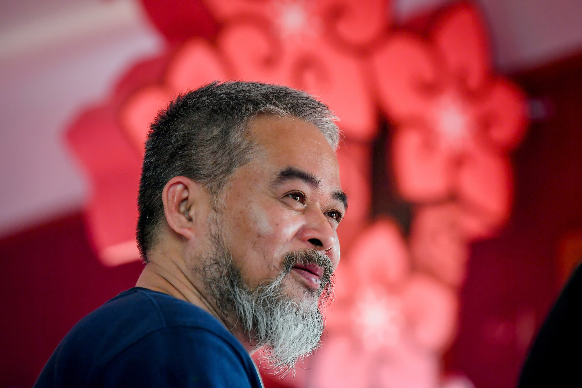 Nhận được đề bài khó, họa sĩ Trương Trọng Quyền ngay lập tức tìm tới những người bạn, cũng là những họa sĩ cùng chí hướng.