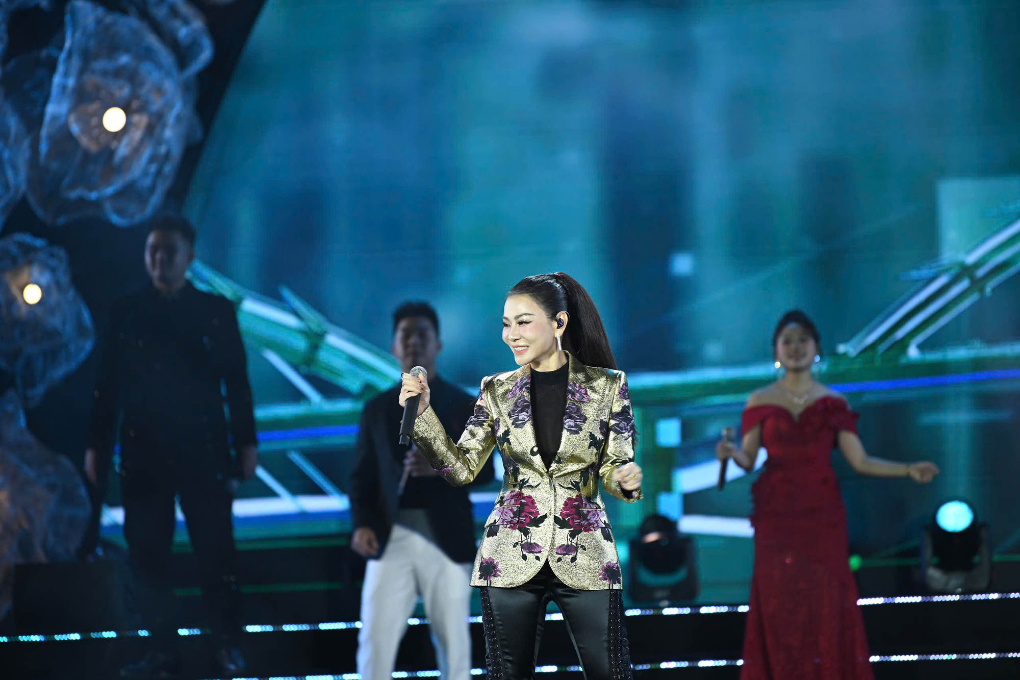 Thu Minh vẫn thể hiện được chất giọng đặc biệt cùng năng lượng bùng nổ của mình trong từng câu hát.