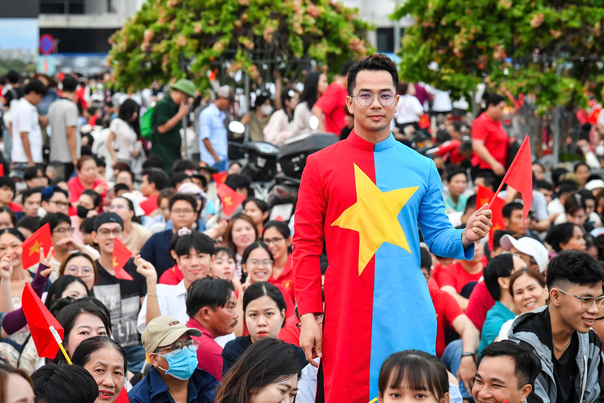 Lễ Kỷ niệm 50 năm Ngày Giải phóng miền nam, thống nhất đất nước ảnh 26 Lễ Kỷ niệm 50 năm Ngày Giải phóng miền nam, thống nhất đất nước ảnh 26