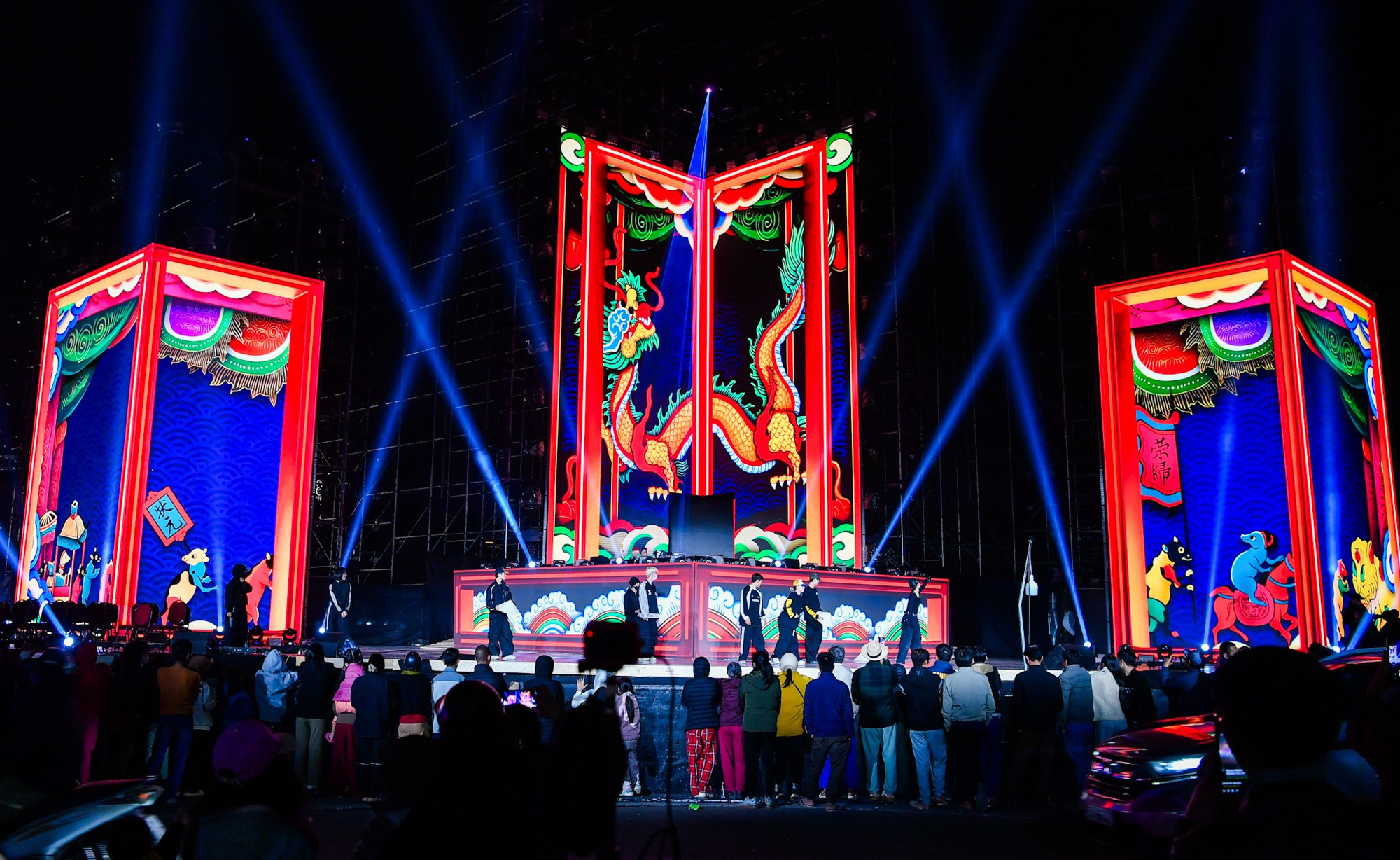 Nhiều chất liệu dân gian cũng được ê-kip sáng tạo của Sun Bright đưa vào, qua đó hướng tới việc tôn vinh các di sản độc đáo của văn hóa Việt Nam nói chung, Thủ đô Hà Nội nói riêng.