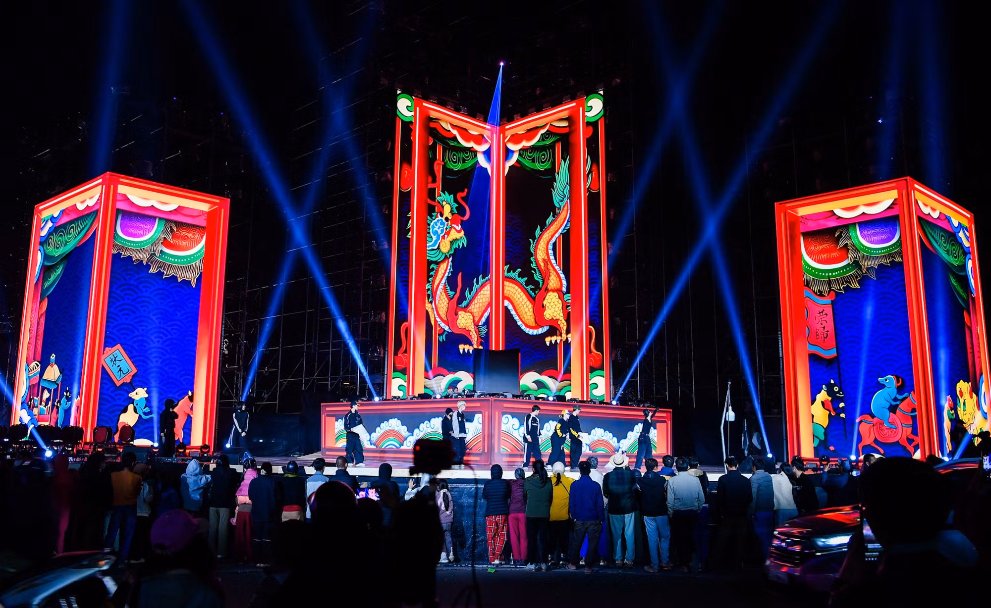 Nhiều chất liệu dân gian cũng được ê-kip sáng tạo của Sun Bright đưa vào, qua đó hướng tới việc tôn vinh các di sản độc đáo của văn hóa Việt Nam nói chung, Thủ đô Hà Nội nói riêng.