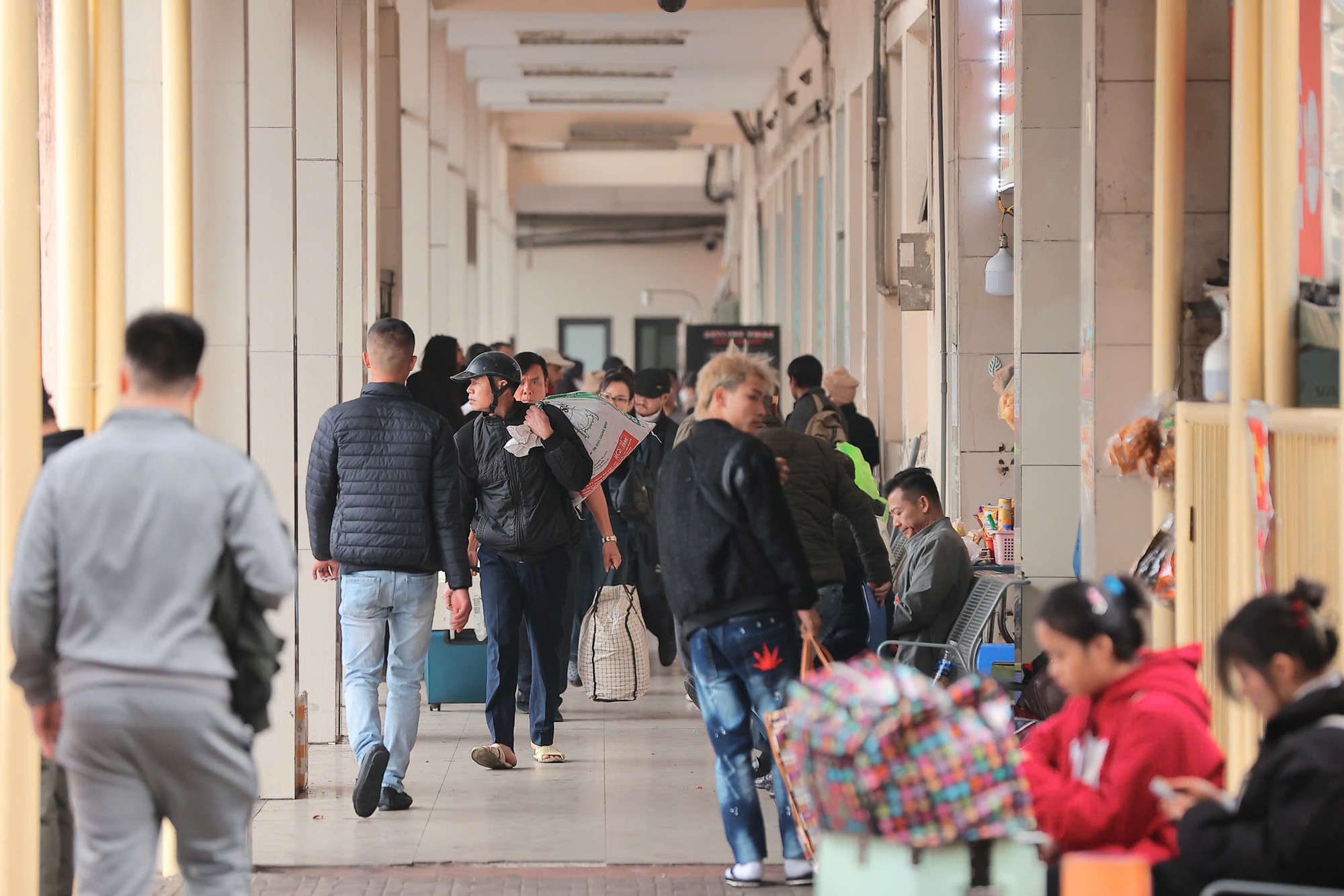 Để phục vụ nhu cầu đi lại của hành khách dịp này, bến xe Mỹ Đình đã tăng cường nhiều tuyến xe, trong đó chủ yếu ở các tuyến Hòa Bình, Hà Giang, Lào Cai, Yên Bái, Điện Biên, Sơn La, Lai Châu, Quảng Ninh, Cao Bằng,…