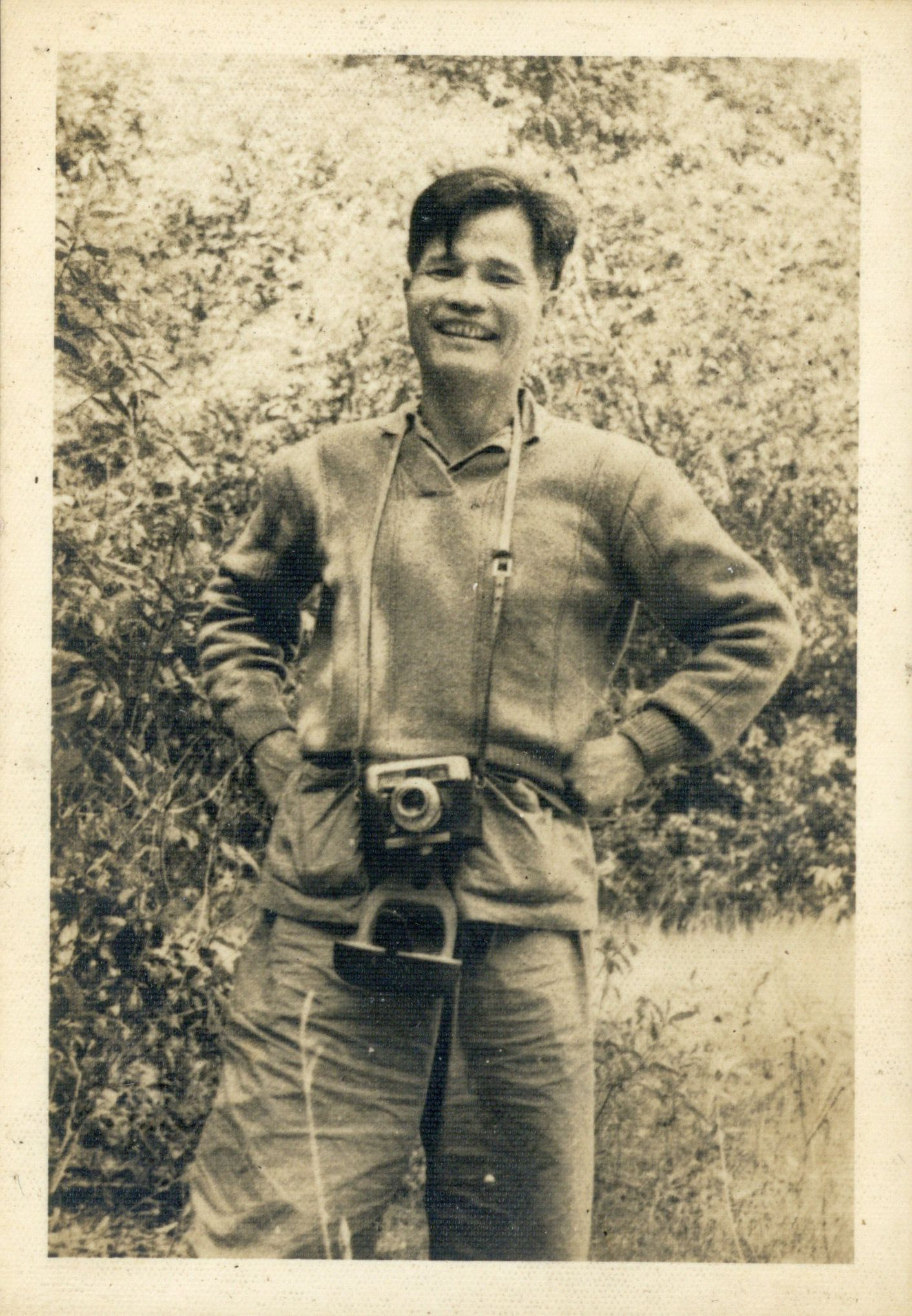 Đại tướng tại chiến trường Kà Tum, năm 1966, do đồng chí Tám Trần (Văn Phác - Thư ký của Đại tướng chụp).