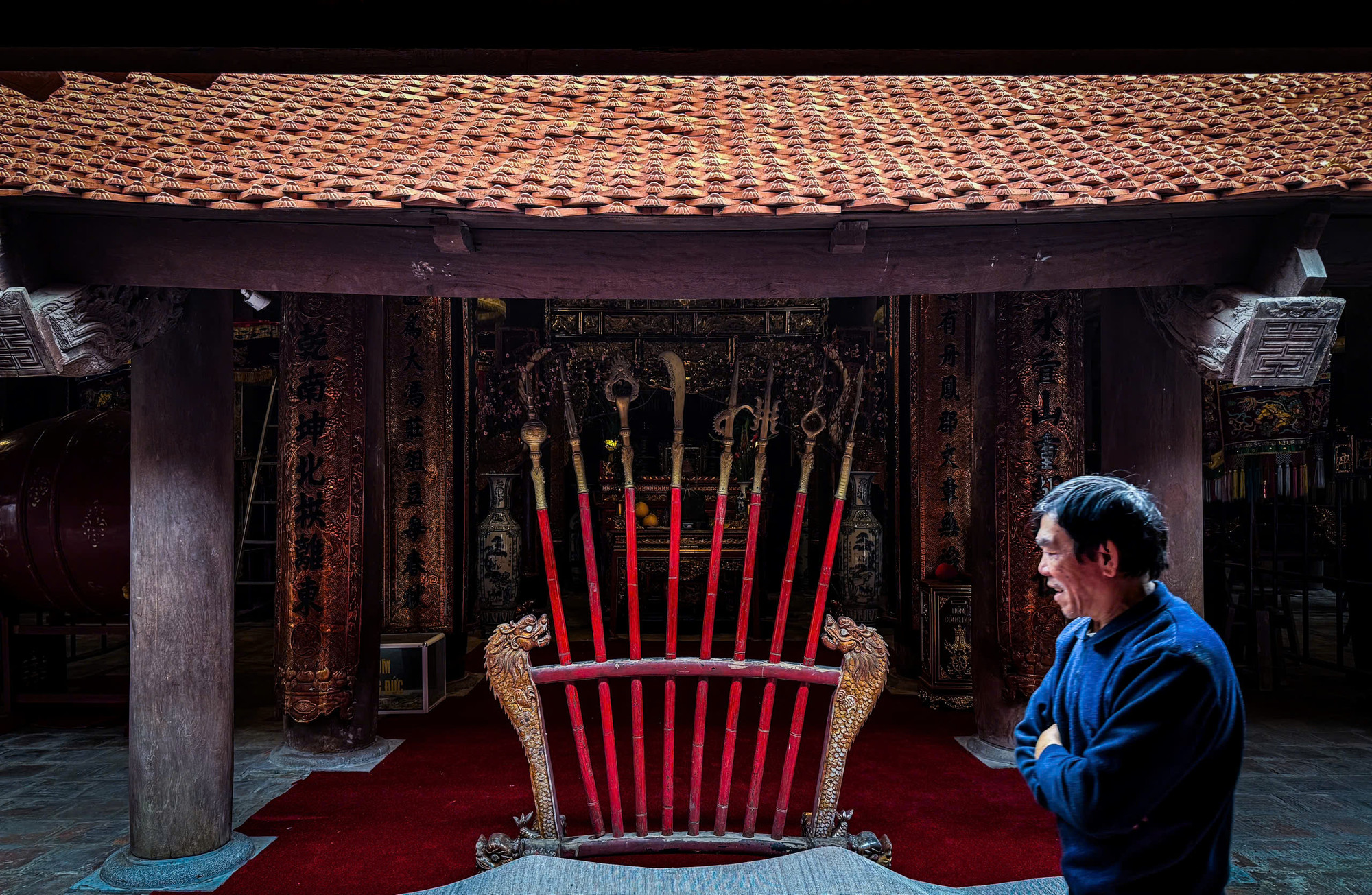 Phía trước gian đại bái của ngôi đình cổ hơn 400 năm tuổi ven đô. Phía trước gian đại bái của ngôi đình cổ hơn 400 năm tuổi ven đô.