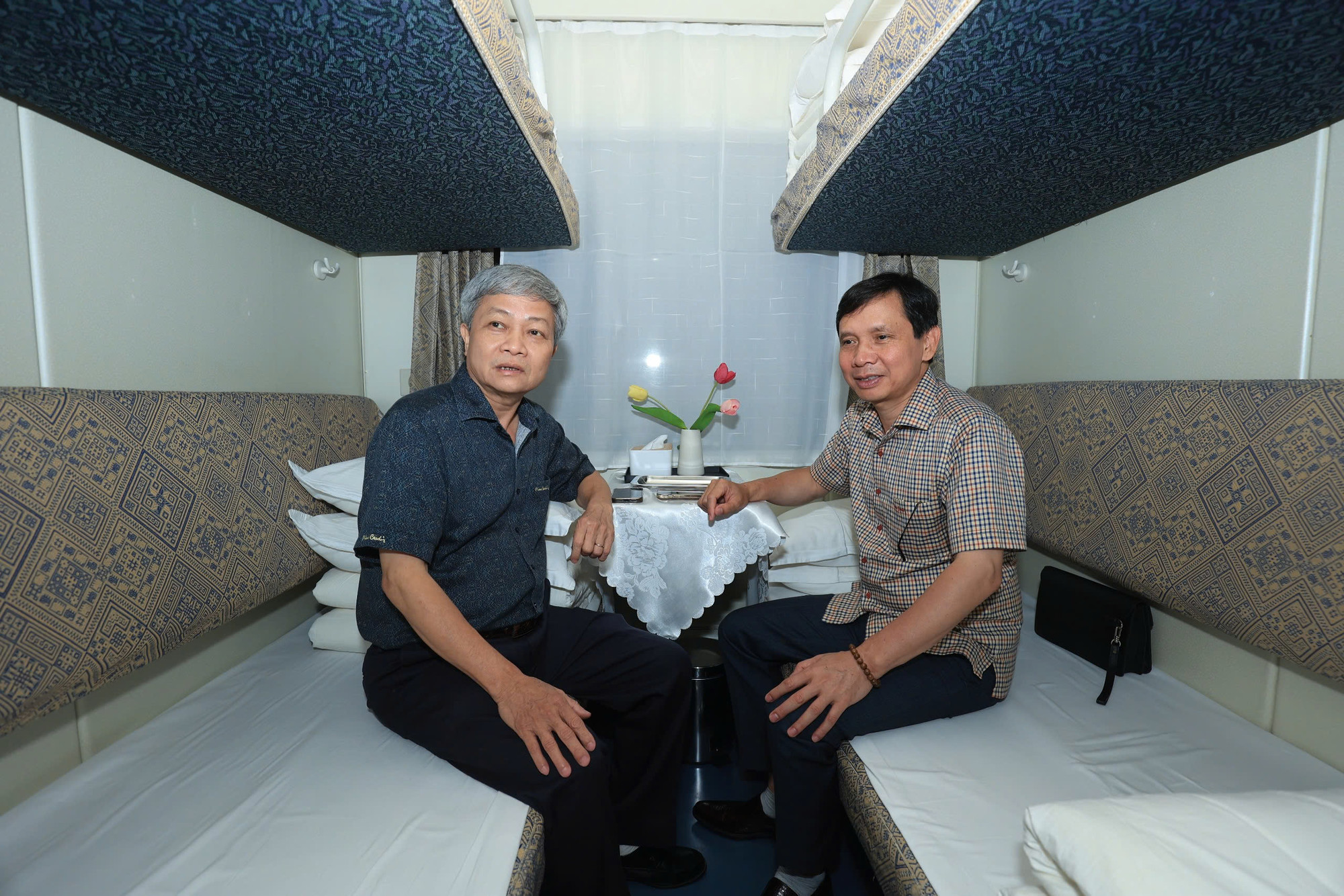 Bên trong toa con tàu liên vận quốc tế Việt-Trung xuất phát từ Nam Ninh.