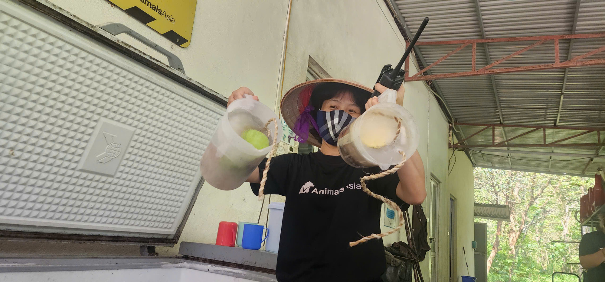 Khẩu phần ăn đặc biệt của gấu tại Trung tâm.