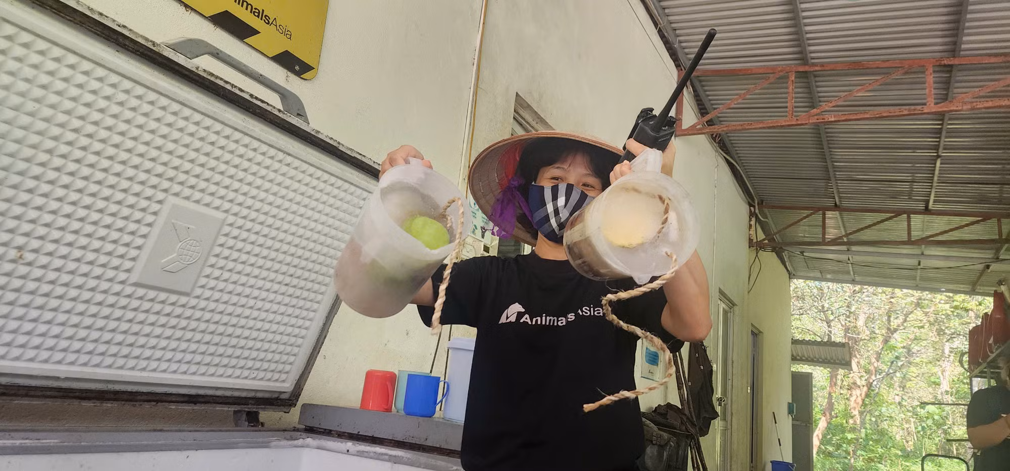 Khẩu phần ăn đặc biệt của gấu tại Trung tâm.