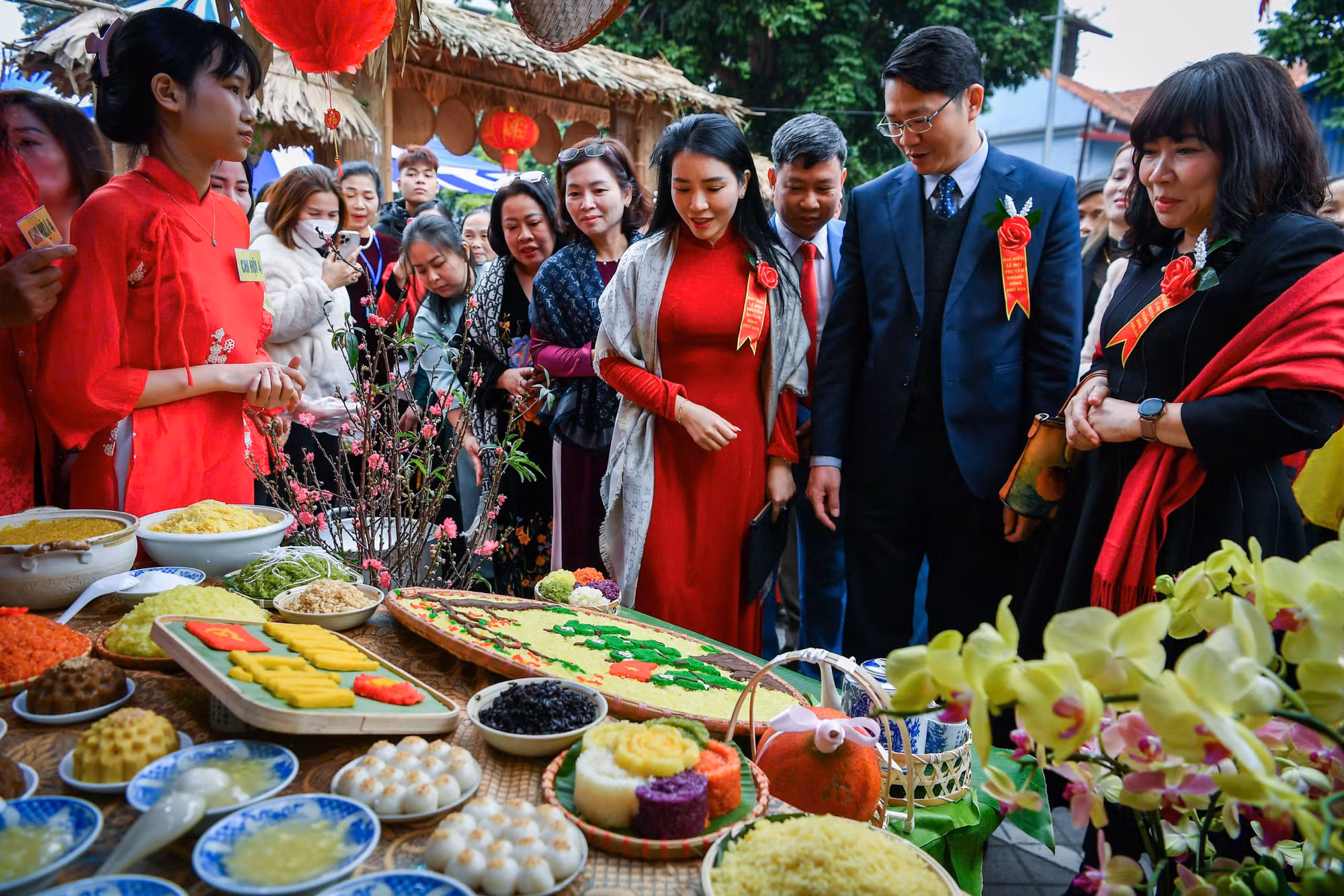 Tại lễ hội, các đại biểu cũng đã tham quan, chấm điểm các tác phẩm của các chi hội.