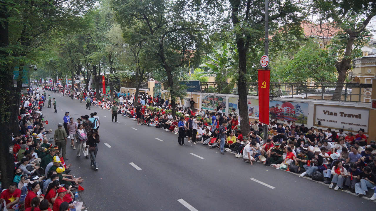 Lễ Kỷ niệm 50 năm Ngày Giải phóng miền nam, thống nhất đất nước ảnh 16 Lễ Kỷ niệm 50 năm Ngày Giải phóng miền nam, thống nhất đất nước ảnh 16