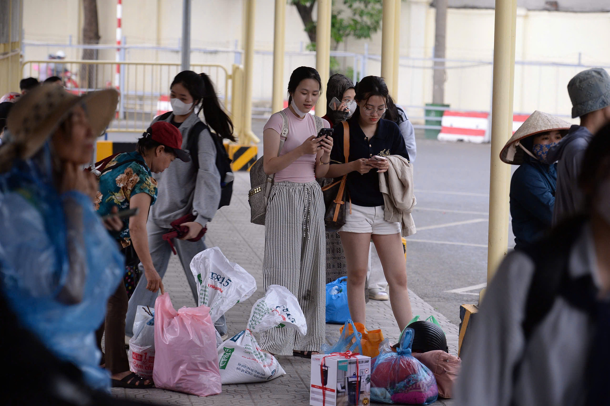 Do năm nay, người dân di chuyển về Hà Nội theo nhiều khung giờ khác nhau nên tình trạng ùn ứ kéo dài không xuất hiện quá nhiều.