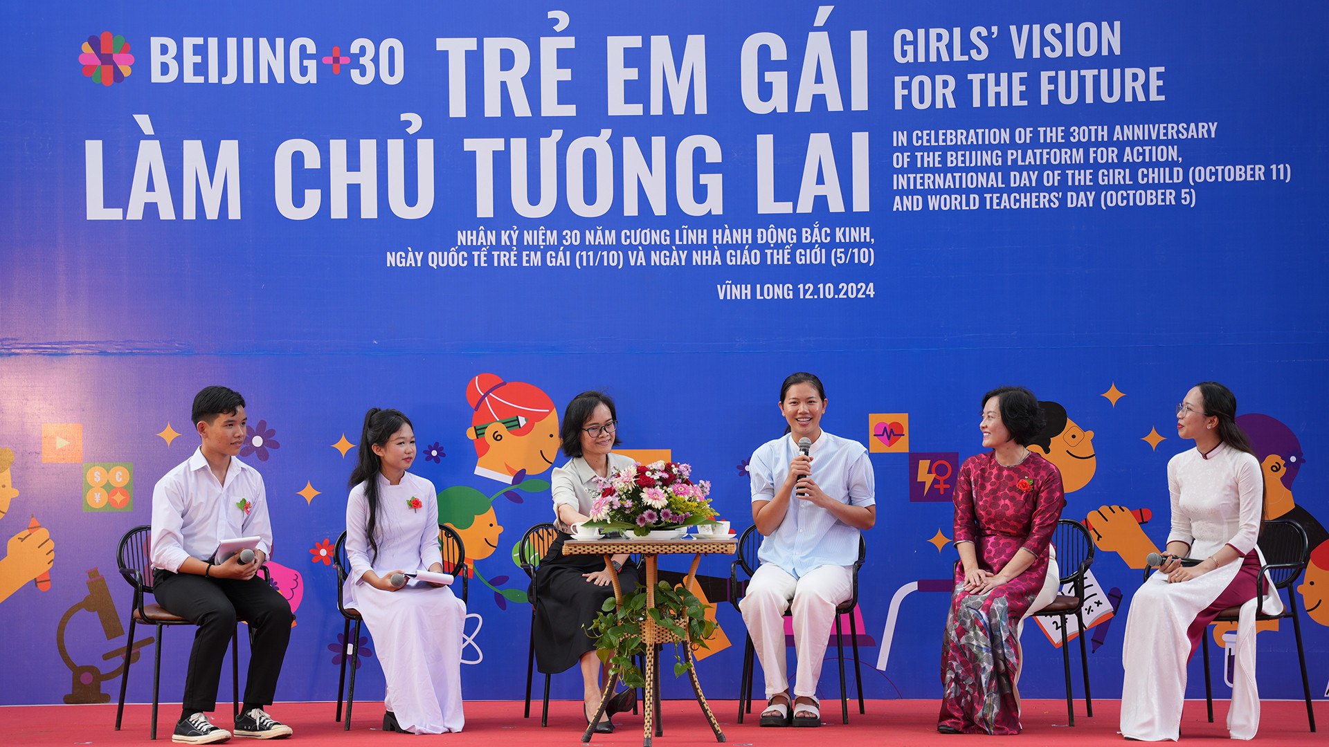 Tọa đàm truyền cảm hứng cho các bạn trẻ, nhất là trẻ em gái. (Ảnh: UN Women Việt Nam) Tọa đàm truyền cảm hứng cho các bạn trẻ, nhất là trẻ em gái. (Ảnh: UN Women Việt Nam)