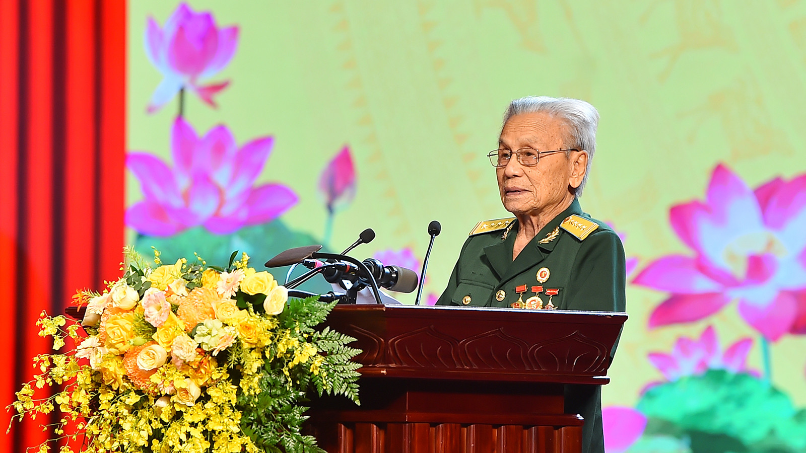 Cựu chiến binh Lê Văn Tính tại gặp mặt tri ân các đại biểu cựu chiến binh, cựu công an nhân dân, cựu thanh niên xung phong, cùng các gia đình chính sách, người có công đã trực tiếp tham gia giải phóng Thủ đô trong thời kỳ kháng chiến chống Pháp của thành phố Hà Nội. (Ảnh: THỦY NGUYÊN)