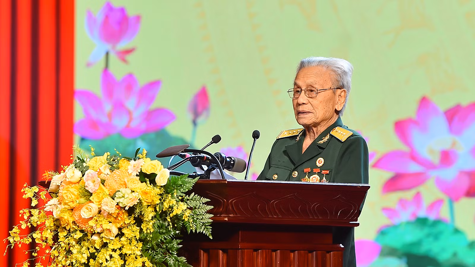 Cựu chiến binh Lê Văn Tính tại gặp mặt tri ân các đại biểu cựu chiến binh, cựu công an nhân dân, cựu thanh niên xung phong, cùng các gia đình chính sách, người có công đã trực tiếp tham gia giải phóng Thủ đô trong thời kỳ kháng chiến chống Pháp của thành phố Hà Nội. (Ảnh: THỦY NGUYÊN)