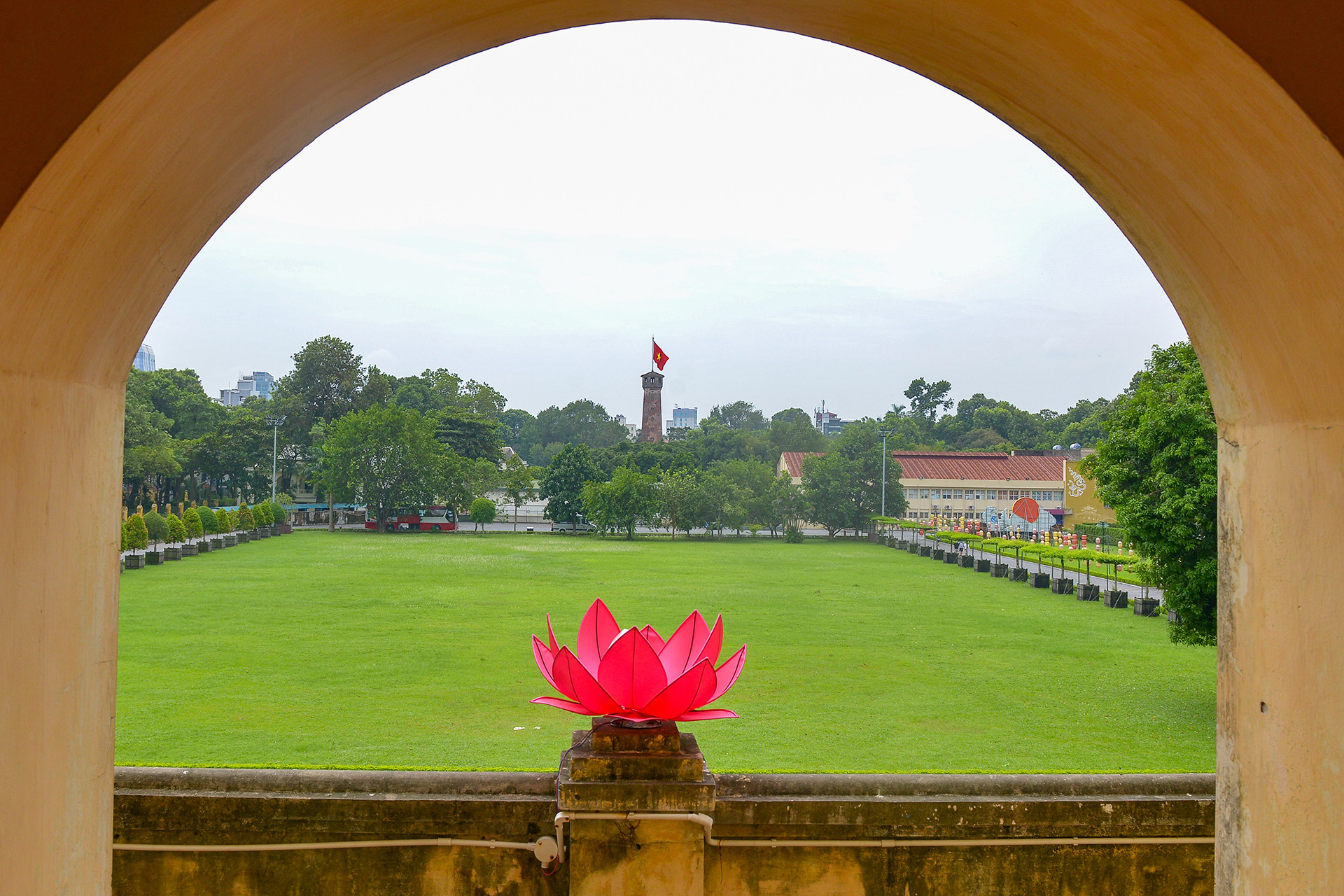Một góc sân Đoan Môn. (Ảnh: THẾ ĐẠI)