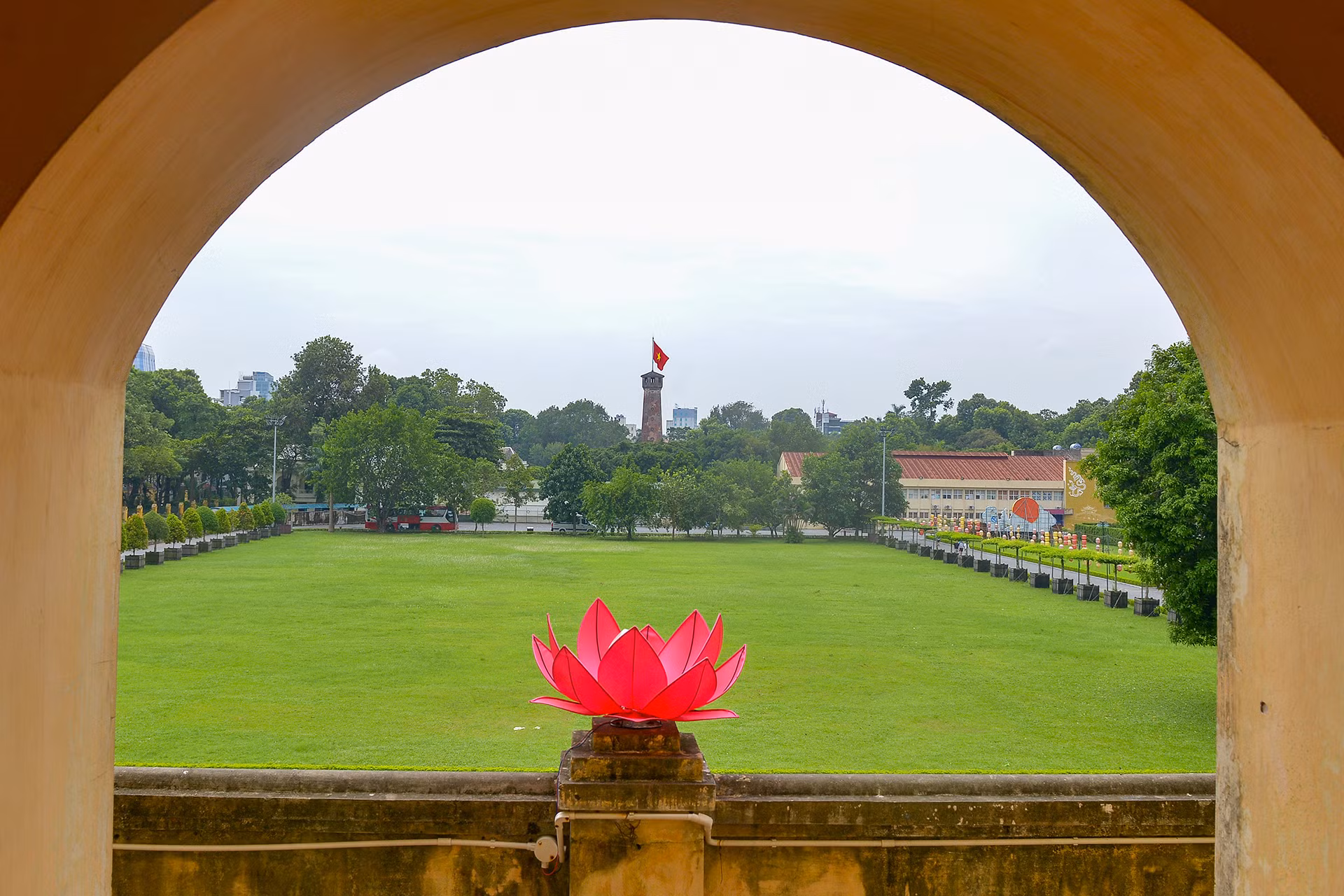 Một góc sân Đoan Môn. (Ảnh: THẾ ĐẠI)