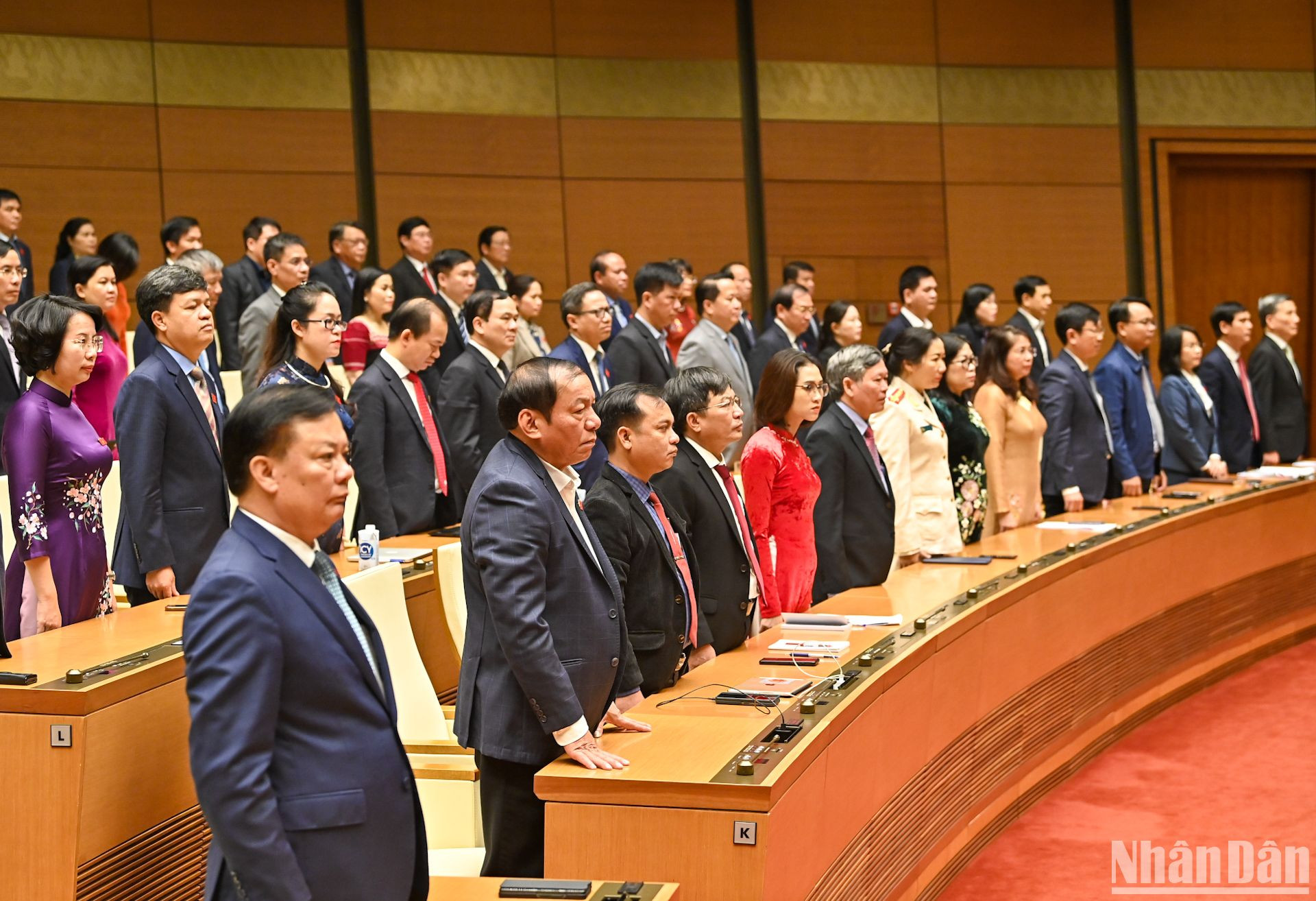 Các đại biểu Quốc hội chứng kiến nghi lễ tuyên thệ. Các đại biểu Quốc hội chứng kiến nghi lễ tuyên thệ.