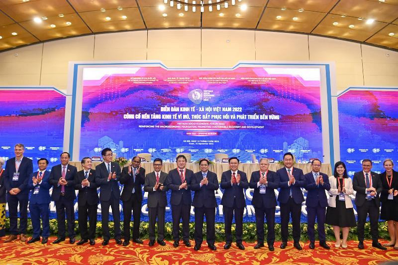 Thủ tướng Phạm Minh Chính, Chủ tịch Quốc hội Vương Đình Huệ với các đại biểu dự Phiên khai mạc.