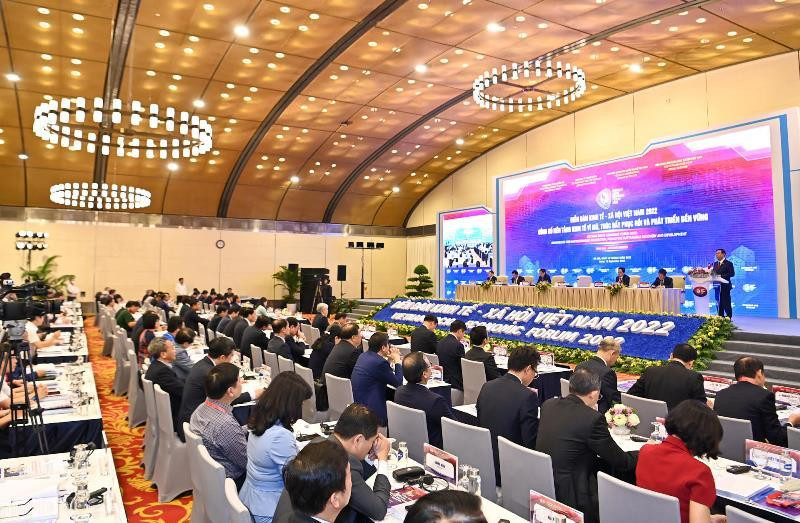 Quang cảnh Phiên khai mạc Diễn đàn Kinh tế-Xã hội Việt Nam 2022 tại Trung tâm hội nghị quốc gia.