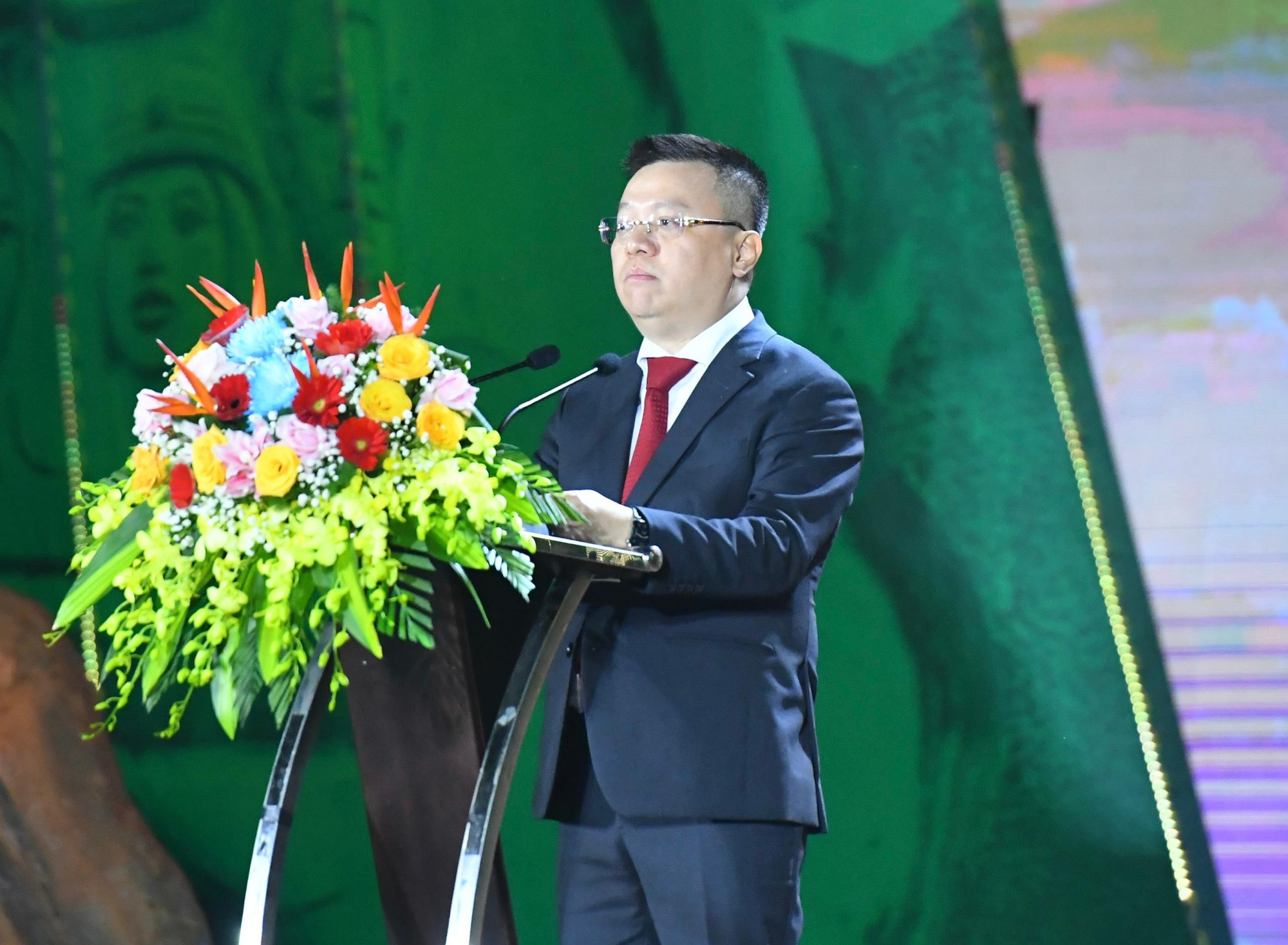 Đồng chí Lê Quốc Minh, Ủy viên Trung ương Đảng, Tổng Biên tập Báo Nhân Dân, Phó Trưởng Ban Tuyên giáo Trung ương, Chủ tịch Hội Nhà báo Việt Nam phát biểu.