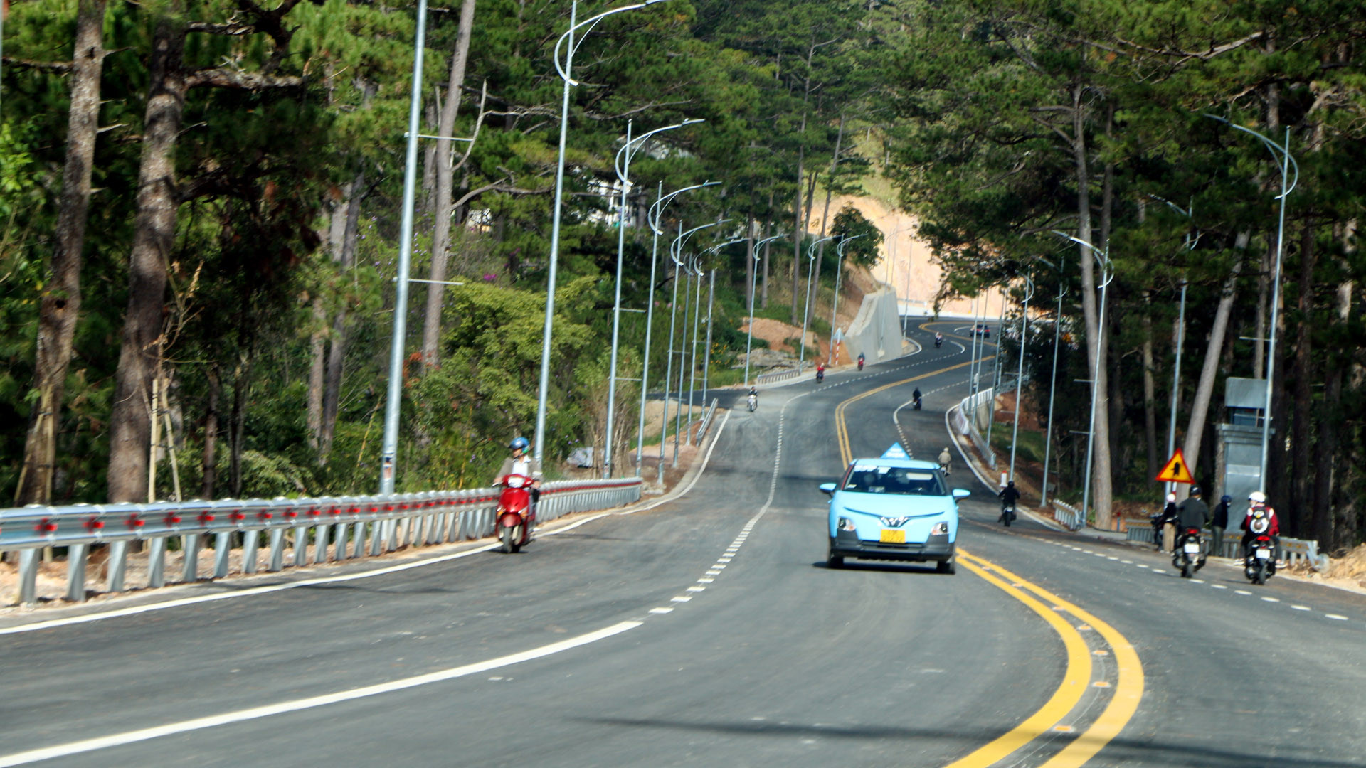 Đây là tuyến đường giao thông huyết mạch nối Đà Lạt - Thành phố Hồ Chí Minh và các tỉnh phía nam.