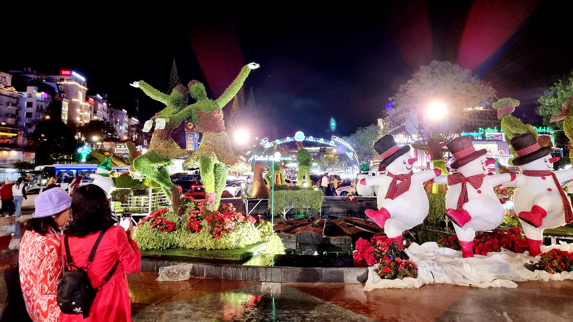 Phố núi Đà Lạt được trang trí lộng lẫy chào mừng 130 năm hình thành và phát triển (1893-2023).