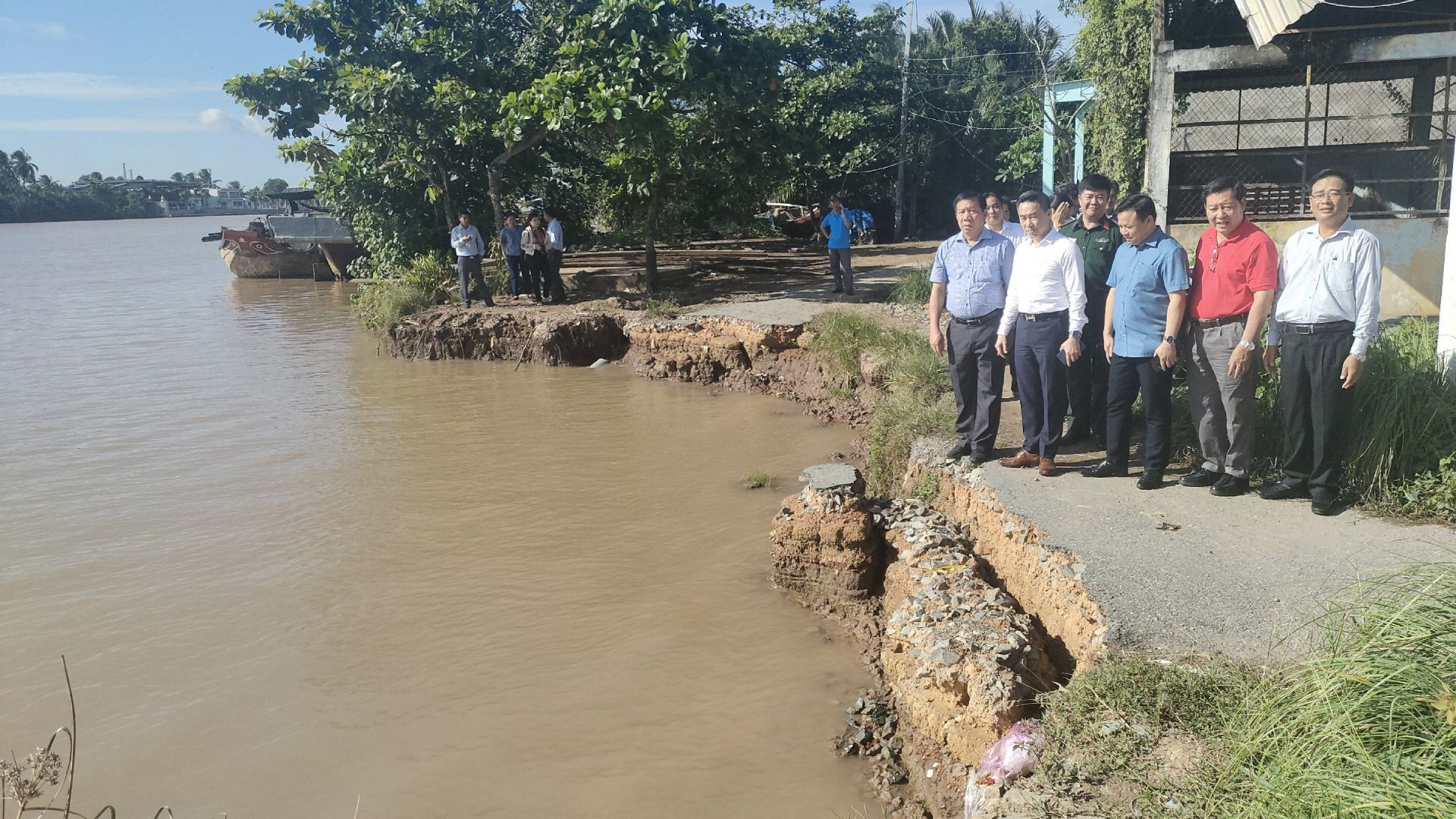 Sạt lở tại khu vực kênh Giao Hòa (huyện Châu Thành). Sạt lở tại khu vực kênh Giao Hòa (huyện Châu Thành).
