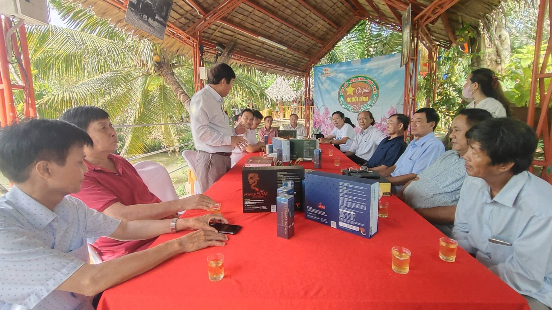 Buổi cà-phê của Hội doanh nhân Cựu chiến binh tỉnh Bến Tre nhằm kết nối, giúp đỡ cựu chiến binh gặp khó khăn.