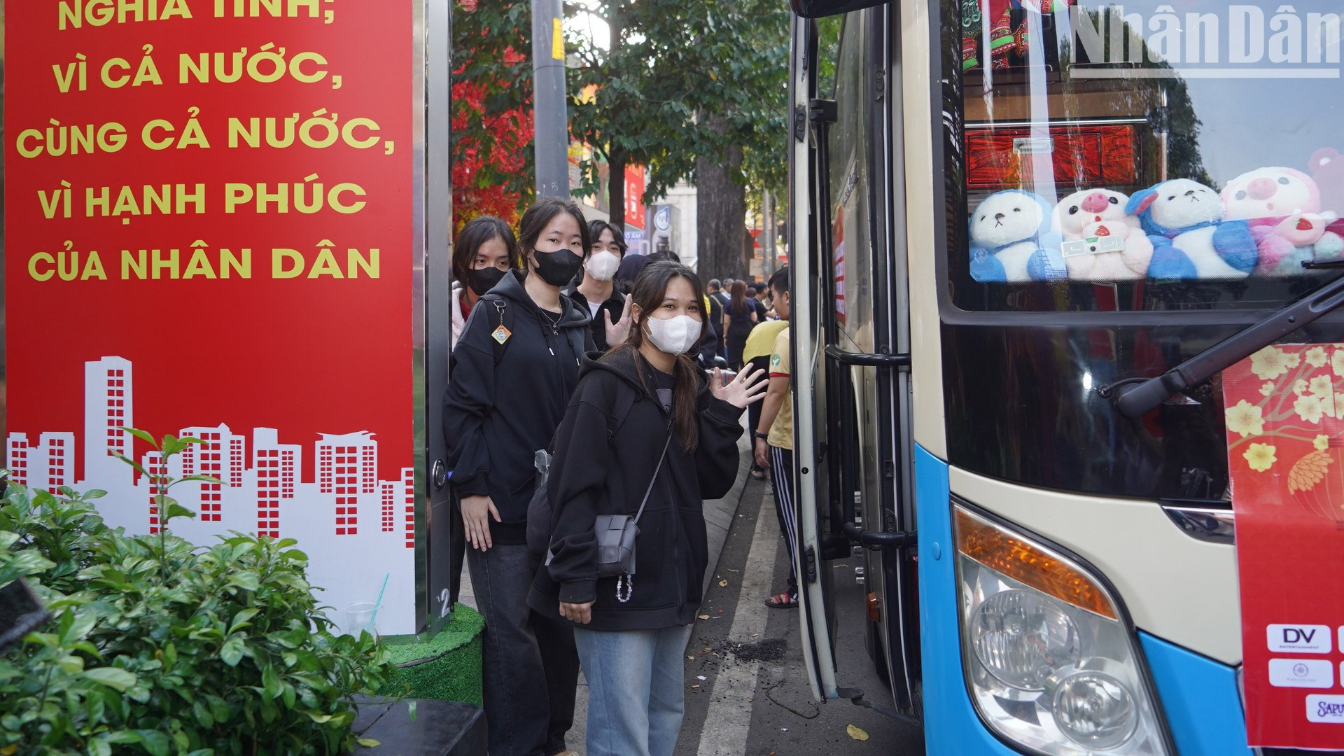 Các sinh viên đã sẵn sàng lên xe về quê đón Tết cùng gia đình.